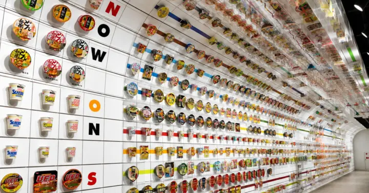 Osaka: Cup Noodles Museum Tour with French-Speaking Guide