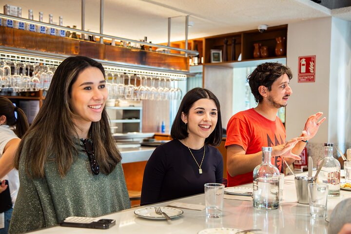 Tapas y Paella Experience | 3 Lugares locales | Conocer viajeros