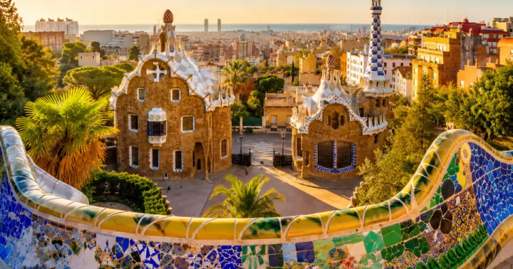 Barcelona: Park Guell Guided Tour with Skip The Line Entry