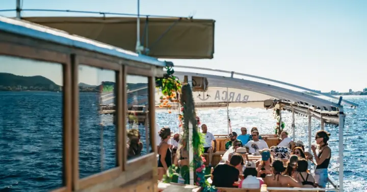 Palma de Mallorca: Daytime Fun Cruise with Swim Stop & Music