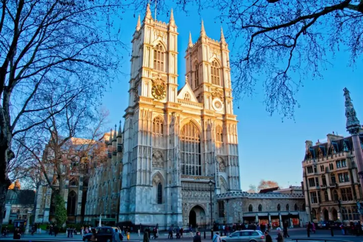 London: Westminster Walking Tour & Westminster Abbey Visit