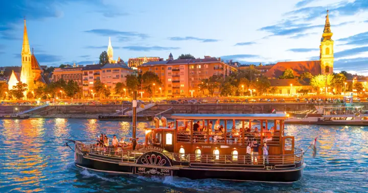 Budapest: paseo en barco histórico con el barco de vapor de paletas Hableány