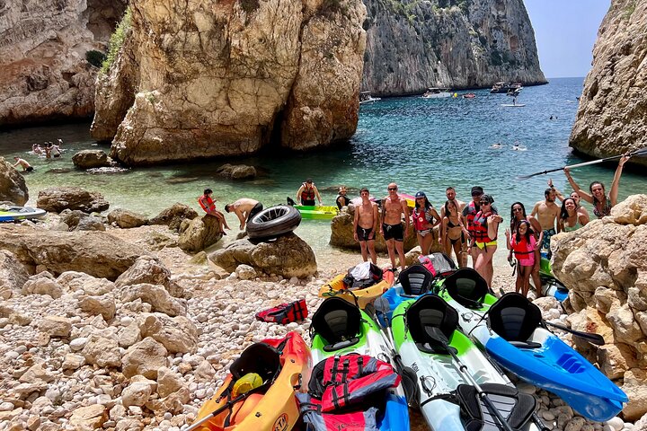 Kayak Javea Guiada Cala Granadella,cueva llop marí,cala en caló