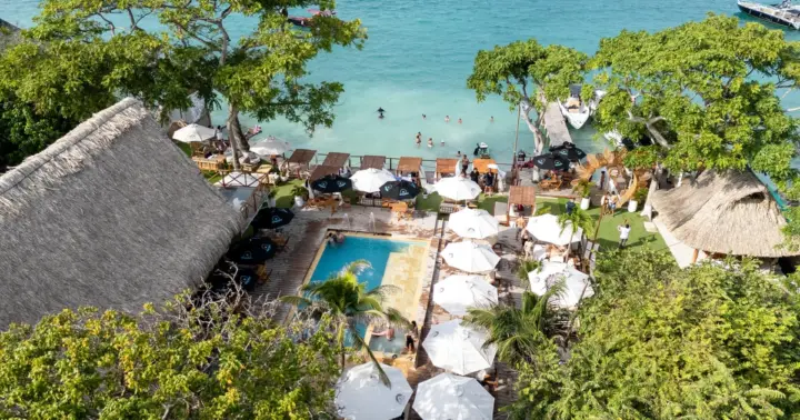 Cartagena: Daypass Islas del Rosario Ibbiza Island Beach Club