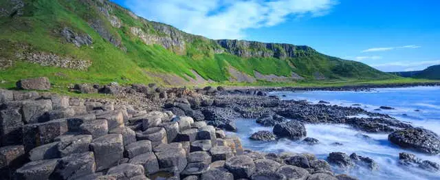 Giant's Causeway and Titanic Tour