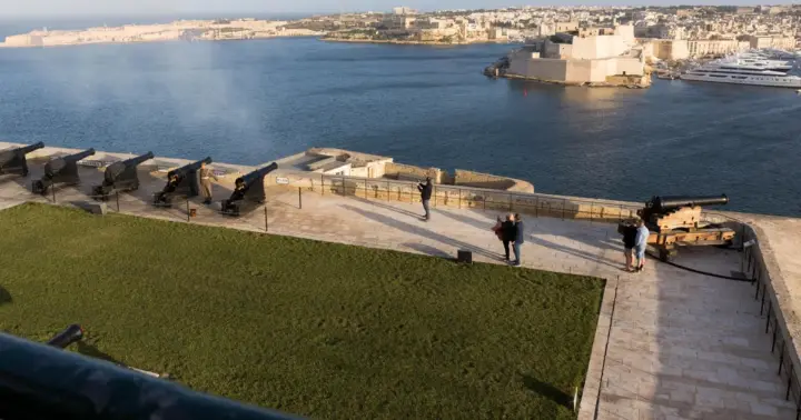 Valletta: Guided Walking Tour with St. John's Co-Cathedral