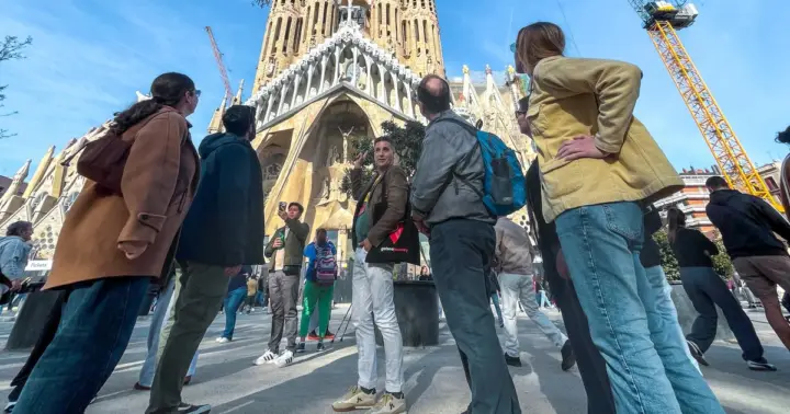 Tour en grupo reducido por la Sagrada Familia con acceso opcional a la torre