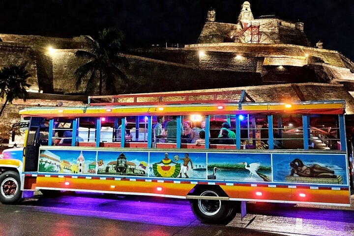 Tour en autobús de fiesta