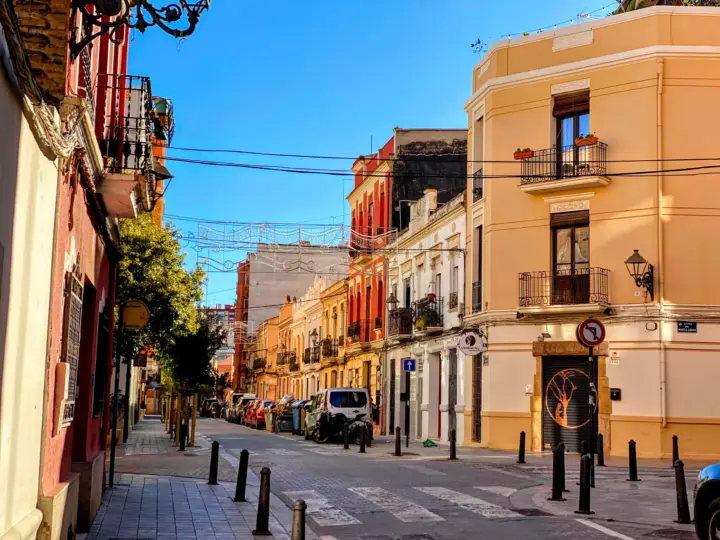 Valencia: tour por Benimaclet con comida local y cata de vino