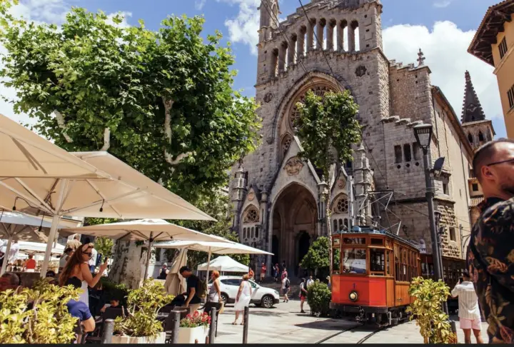 Mallorca: tour exclusivo de medio día en tren y tranvía por Sóller