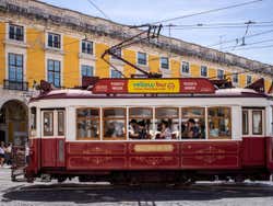 Lisbon Yellowbus Sightseeing Tour