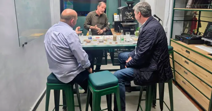 Bogotá: Coffee Roasting Session with a Q-Grader Roaster