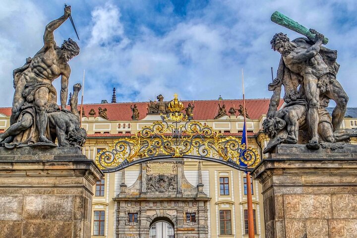 Prague Castle Walking Tour with Audioguide (no ticket)