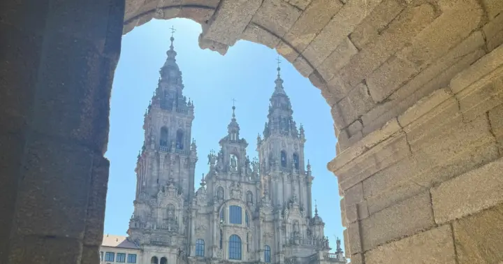 Santiago al completo: catedral, pórtico y casco histórico