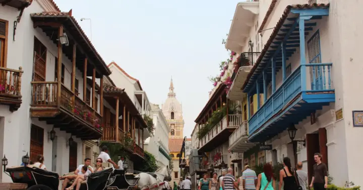 Cartagena: Walking tour in the old city BILINGUAL GUIDE