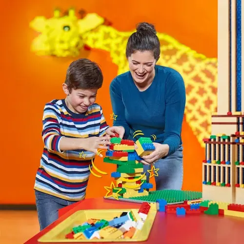 Berlín: Excursión en autobús Hop-on Hop-off de 24 horas + Entrada a LEGOLAND + Audioguía