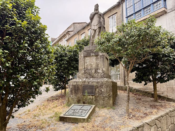 Visita histórica a pie en grupo reducido