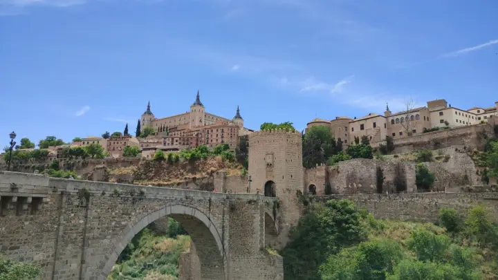 Historic Toledo: Cathedral and Museums in groups of maximum 10 people.