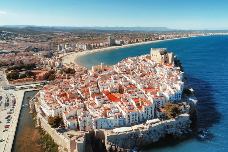 Excursión de un día a Peñíscola y Vilafamés desde Valencia