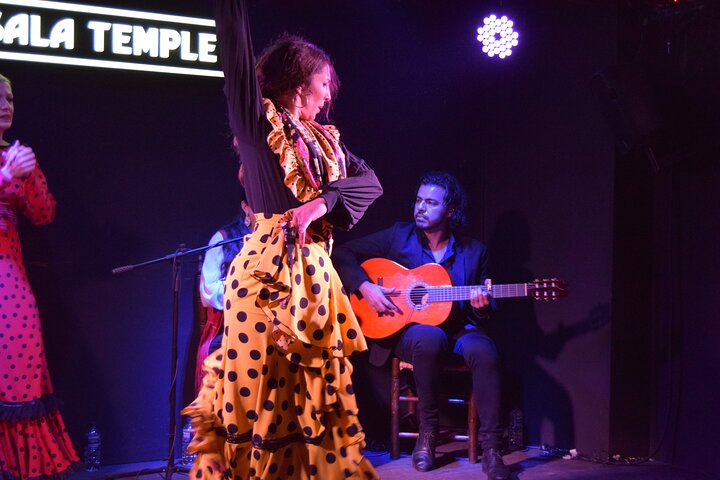 Entrada a La Sala Temple Flamenco en Madrid con Opción de Tapas