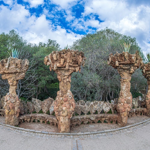 Park Güell: Entry Ticket + Guided Tour