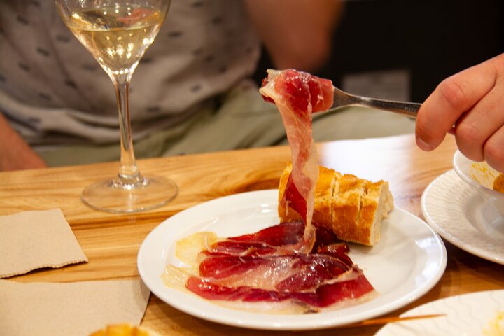 Tour gastronómico y pintxos de San Sebastián con 12 catas de comida y bebida
