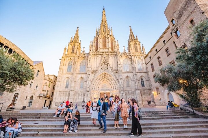 Tour a pie por el Barrio Gótico y La Rambla en Barcelona