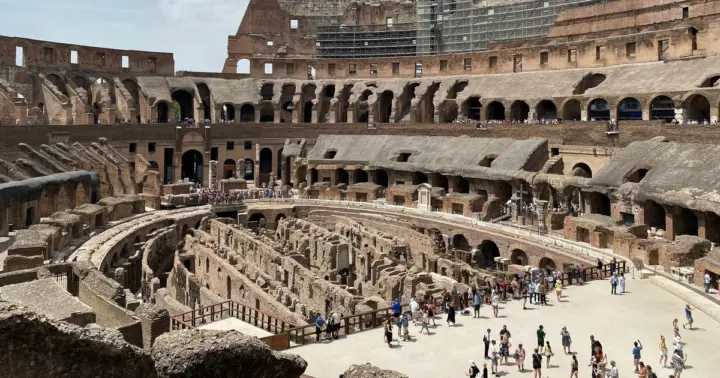 Tour privado de lujo con guía por la arena del Coliseo