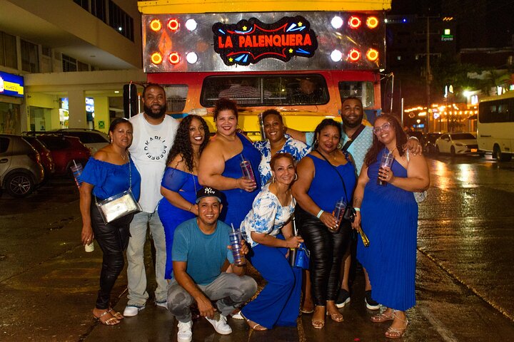 Chiva Party un Paseo Nocturno por las Calles de Cartagena