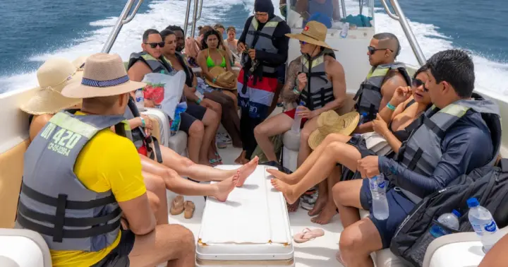 Cartagena: 5 Island Boat Tour with Night Bioluminescent Stop