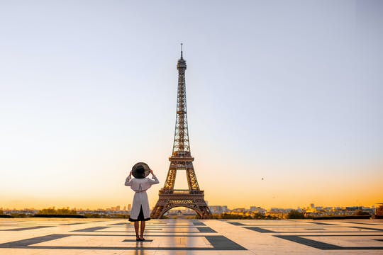 Visita a pie de la Torre Eiffel con entrada reservada a la 2ª planta