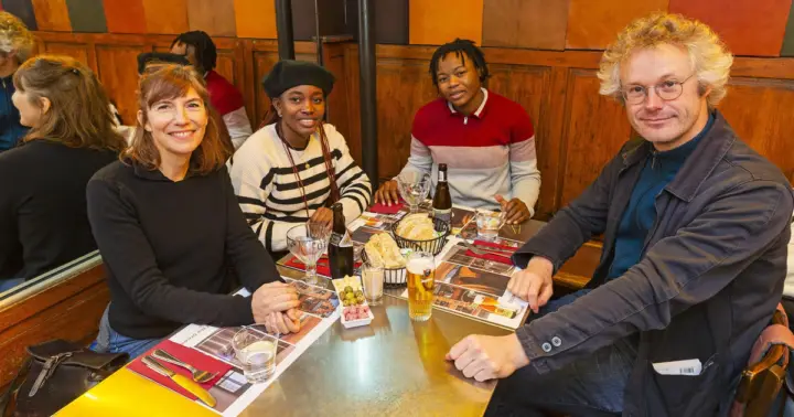 Brussels Food Tour: Main Dish, Beer, Waffle & Chocolate