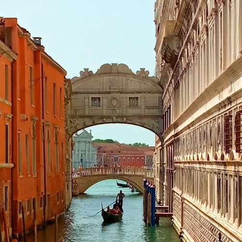 Venecia: Paseo en góndola por el Puente de los Suspiros y la Dársena de San Marcos