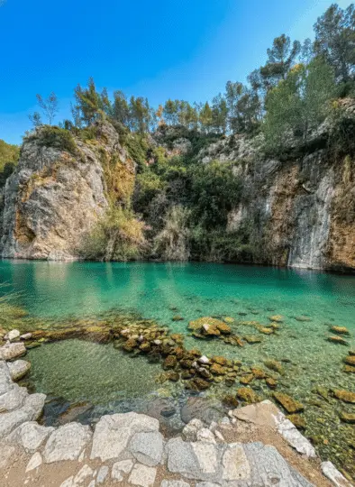 Valencia: baños termales de Montanejos y ruta de senderismo a la cascada