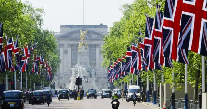 London: Buckingham Palace, Westminster Abbey & Big Ben Tour
