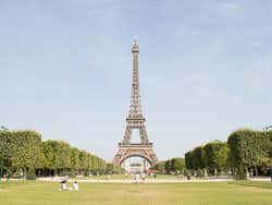 Visita guiada por la Torre Eiffel + Excursión a Versalles en tren