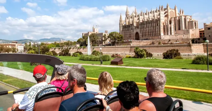 Palma de Mallorca: tour en autobús con paradas libres