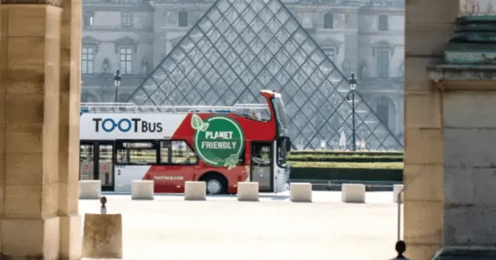 París: acceso al Museo del Louvre con anfitrión y autobús turístico