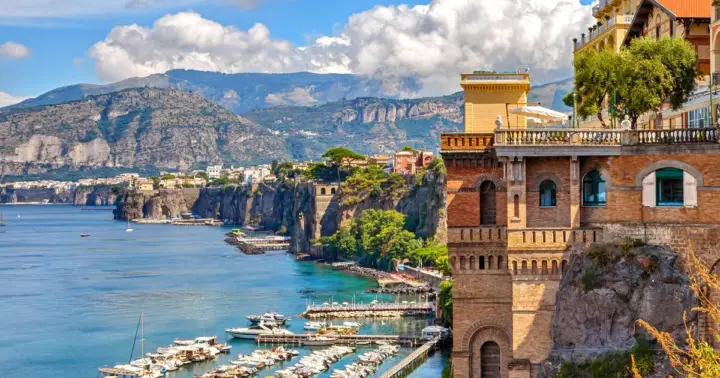 From Naples: Sorrento & Pompeii Tour with Limoncello Tasting