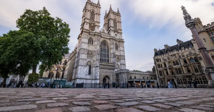 London: Westminster Abbey Tour with Guard Change & Big Ben