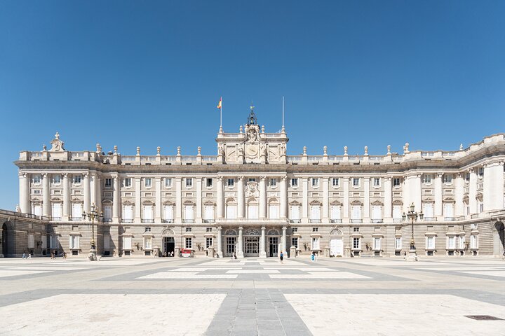 Madrid: Royal Palace Guided Tour with Skip the Line Ticket