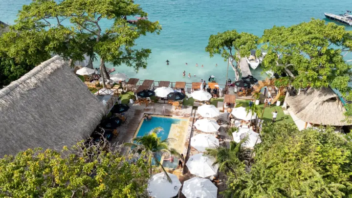 Cartagena: Daypass Islas del Rosario Ibbiza Island Beach Club