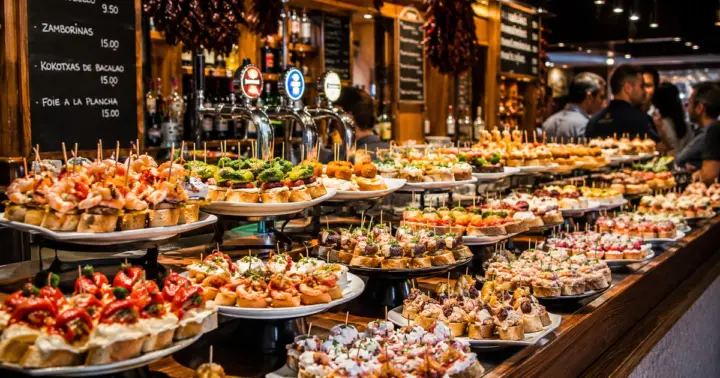 Tour auto-guiado de pintxos en San Sebastián – Ruta gastronómica