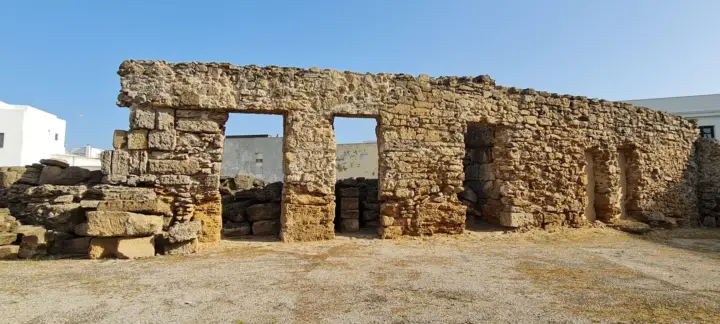 TAPECA | Triple Esencia: pasado romano y medieval imprescindible de Cádiz