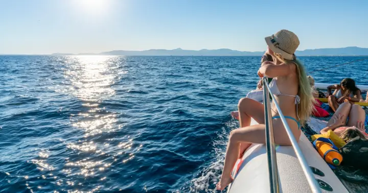 Palma de Mallorca: 5-Hour Catamaran Cruise with Lunch & Swim