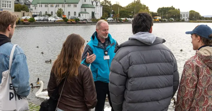 Reykjavik: Private Literature Walking Tour with Guide