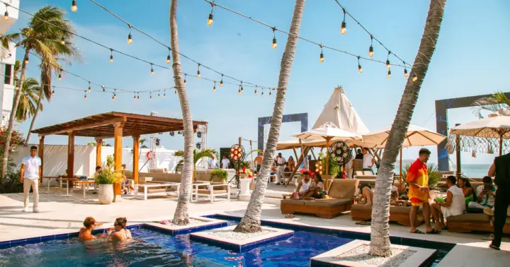 Cartagena: Wala Pass Day, pool, sea, DJ and live shows