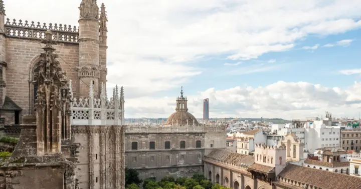 Tour guiado por Sevilla: catedral, Giralda y alcázar opcional