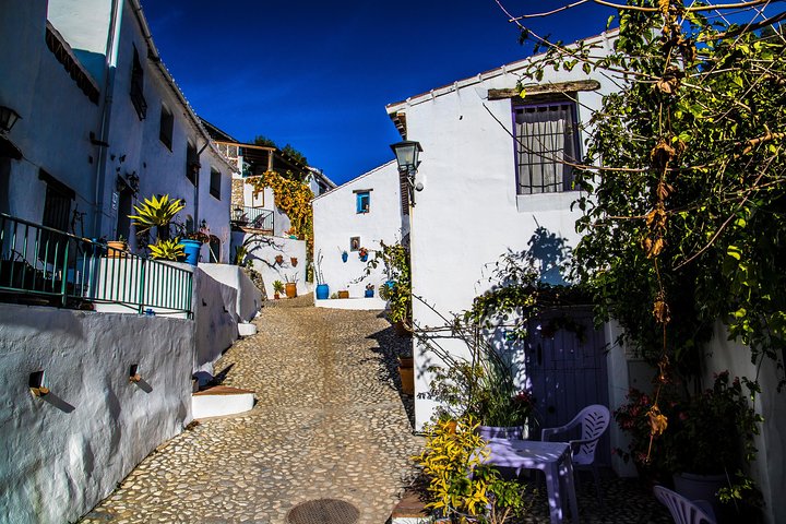 Nerja (Pueblo) + Frigiliana & El Acebuchal, armonía visual / Semi-Privado