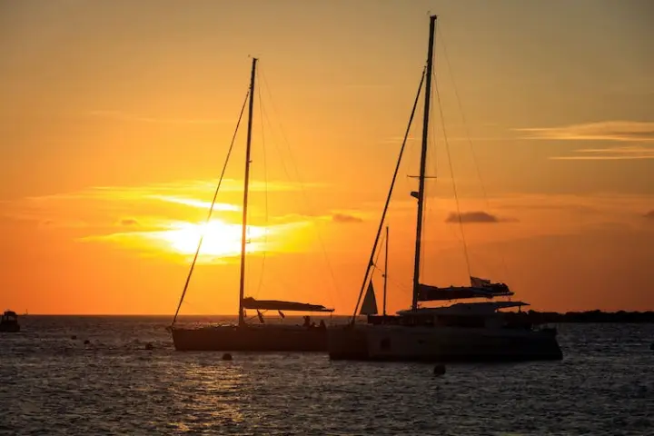 Catamarán Ibiza Puesta de sol